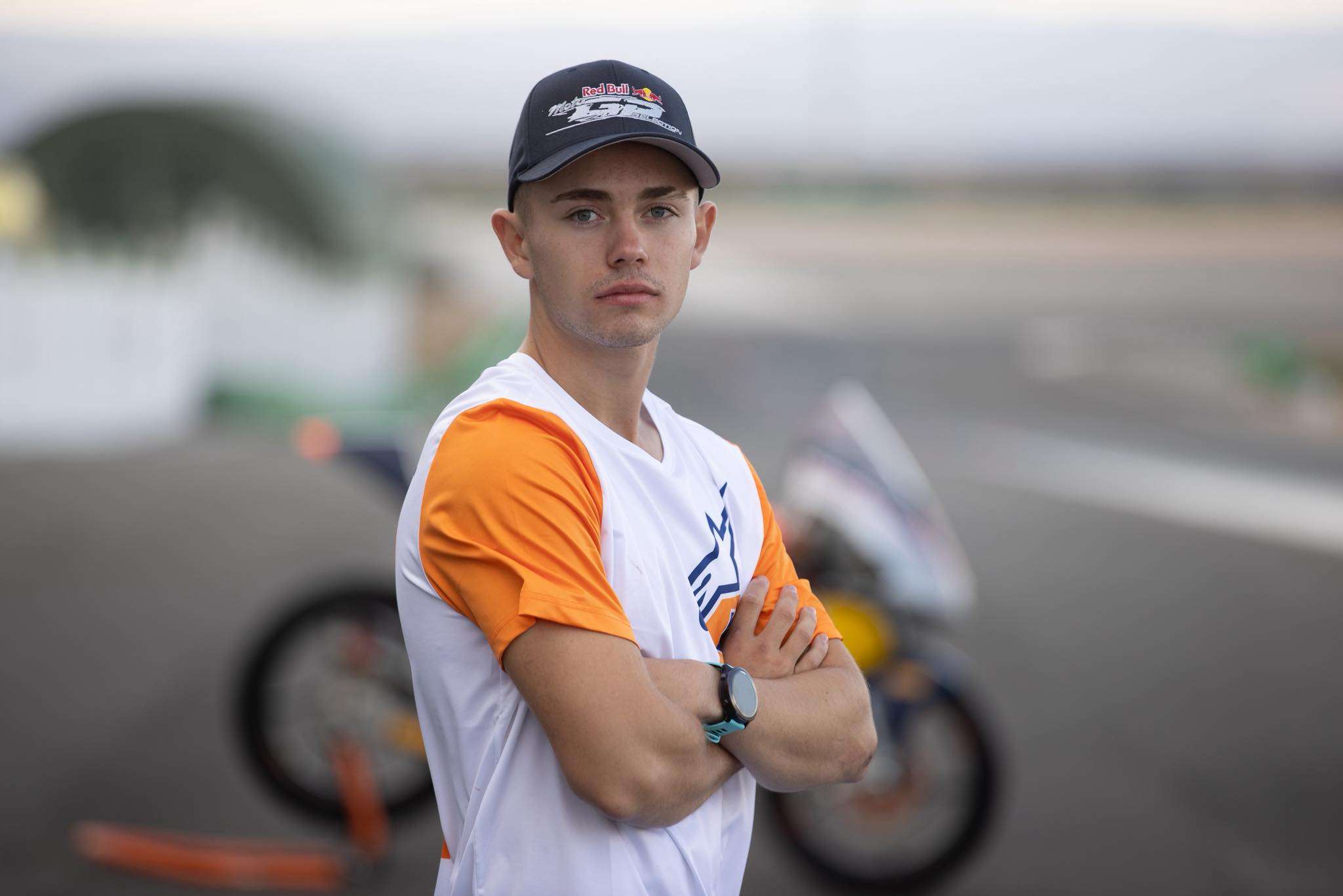 KTM versenymotor egy versenyen