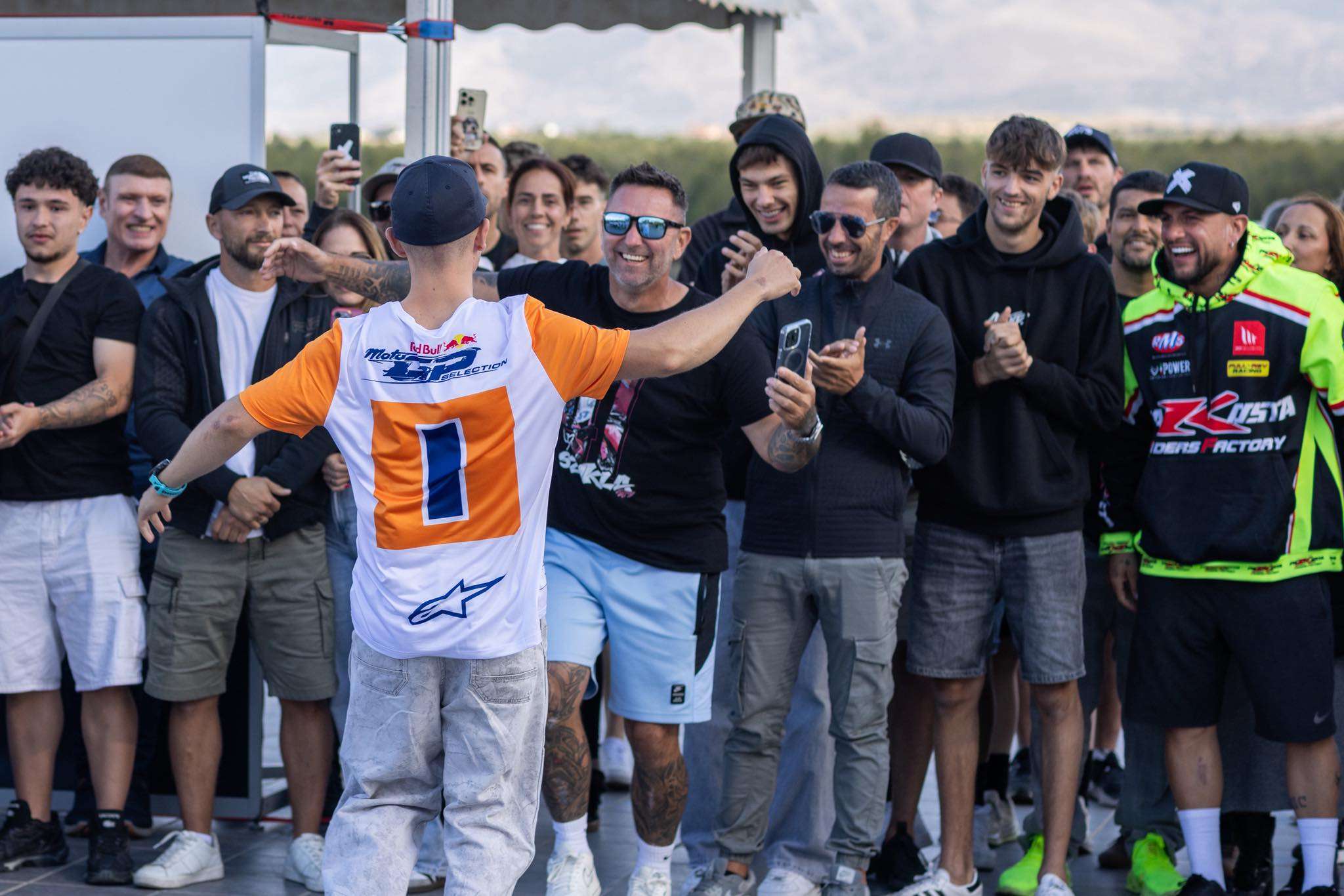 KTM versenymotor egy versenyen